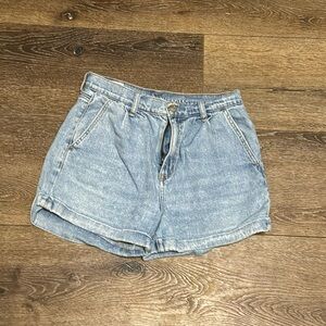 American‎ Eagle mom short 2